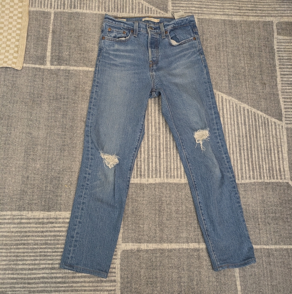 Levi's Women's Distressed Straight Leg Jeans - Light Blue